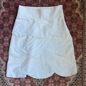 Scalloped Hem creamy mint silk miniskirt, size 6